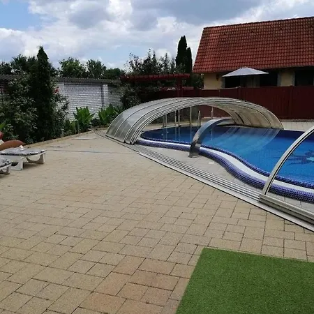 Villa Goldenvendeghaz Balatonszabadi Fürdőtelep